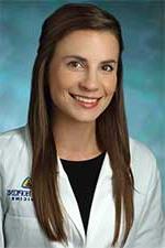 Elyse McGlumphy '09, MD